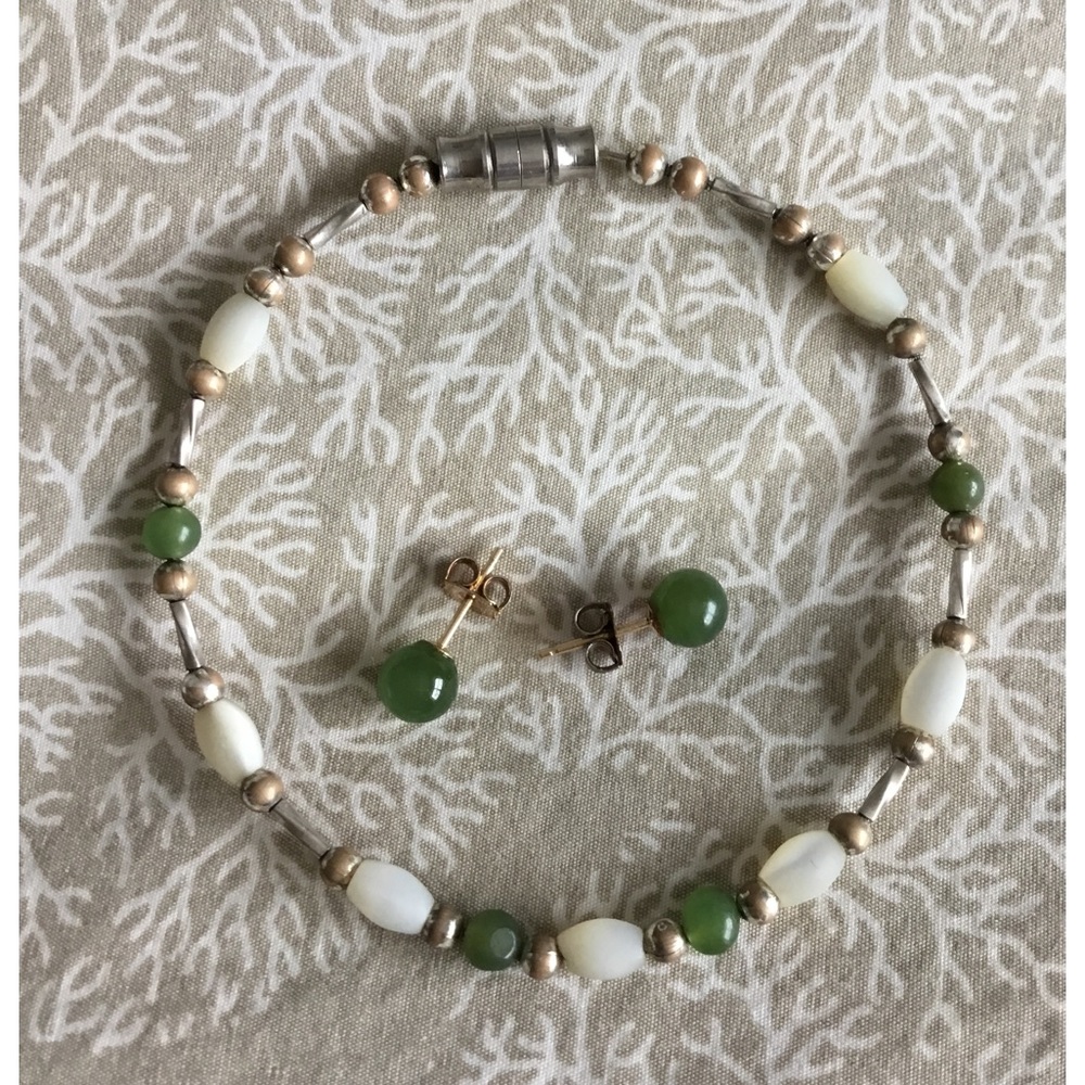 Stone bracelet and earrings set